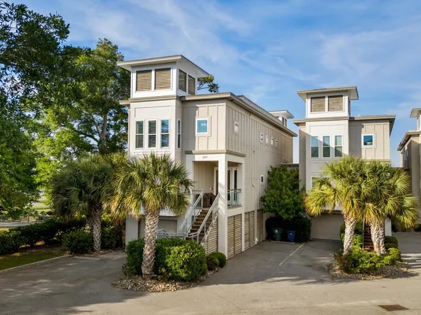 600 48th Ave. S #201, North Myrtle Beach, SC 29582
