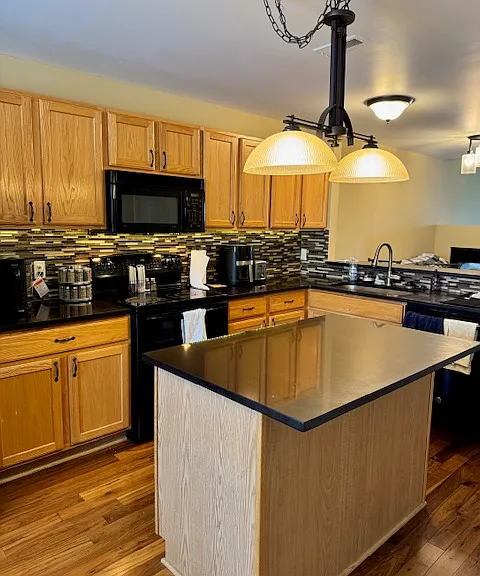 1394 Ashford Ct — Photo 4