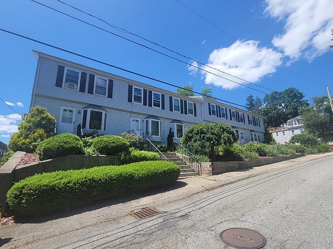 1st image of 4 Bartlett Ave #3