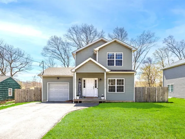 246 N Country Road, Port Jefferson, NY 11777