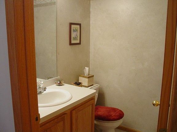 Guest bath on main floor
