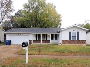 646 Green Hedge Dr, Fenton, MO