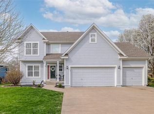 404 SW Stacey Dr, Lees Summit, MO 64082