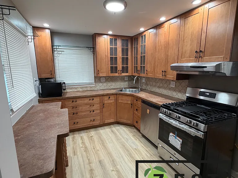 24601 Andover Dr — Photo 2