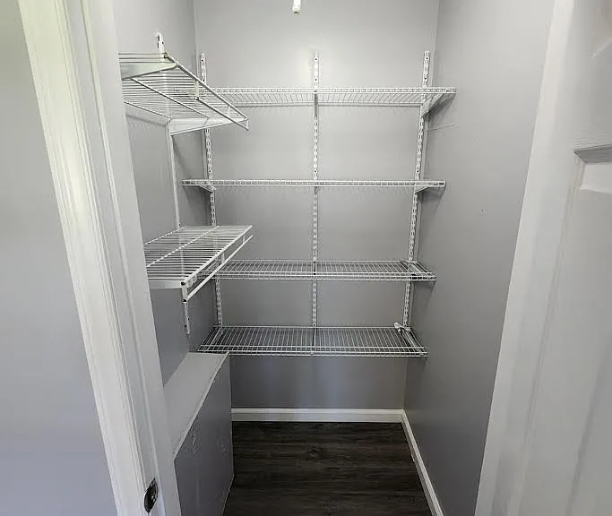 Walk in pantry