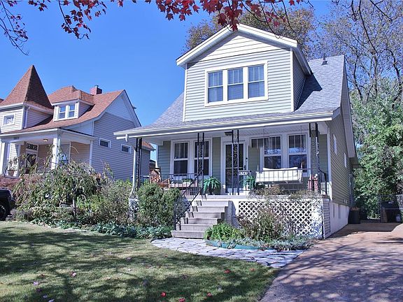 3rd image of 6747 Bradley Ave
