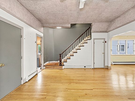 5th image of 85 Pine St