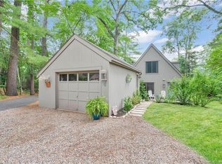 4 Clover Ct #4, Avon, CT 06001