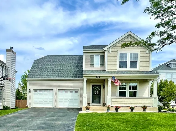 749 S Vintage Ln, Round Lake, IL 60073