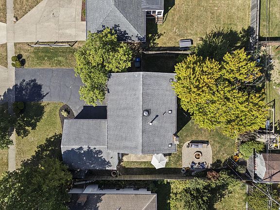 5th image of 1704 Riverbirch Dr