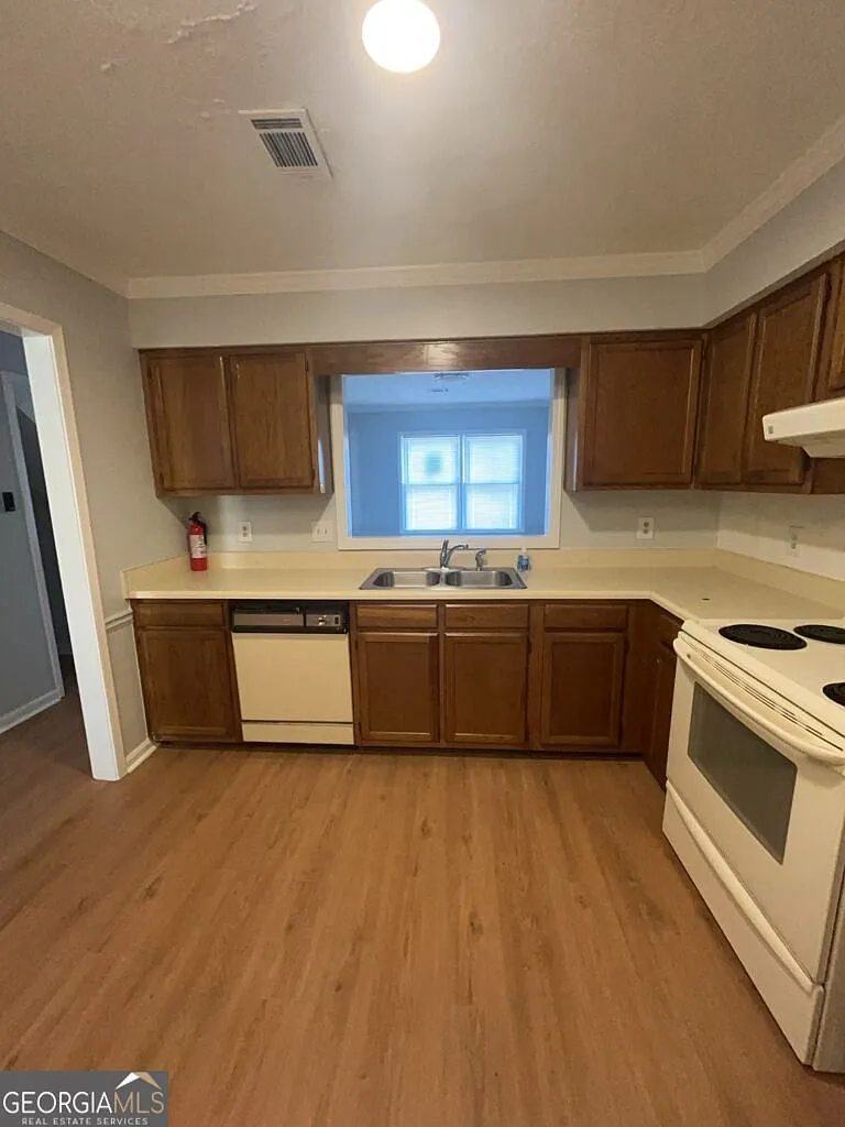 2 bed, 2.5 bath, 1296 sqft, $1,350 — Photo 4