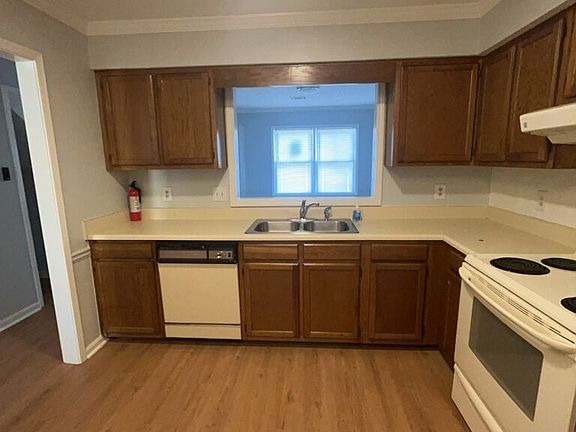 4th image of 169 Walter Way