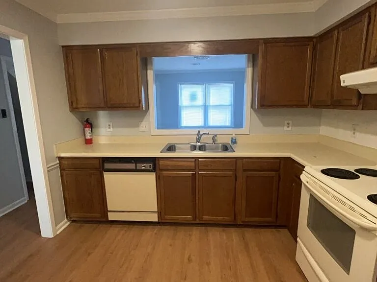 169 Walter Way — Photo 4