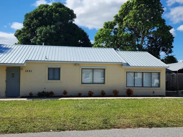 1301 Lynne Dr, Merritt Island, FL 32952