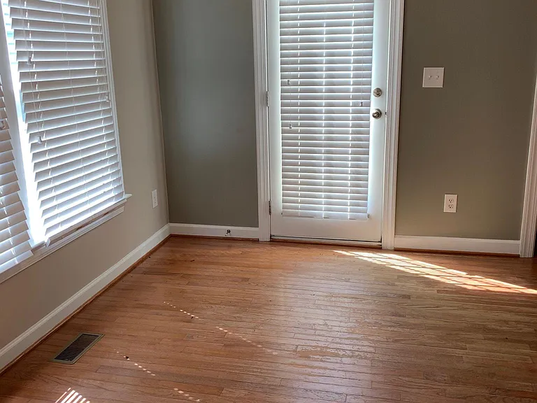 708 Bluffcreek Dr — Photo 3