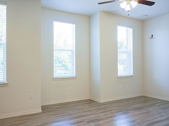 3rd image of 8510 N Ivanhoe St #1-100