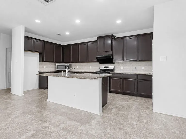 166 Meadow Grove Dr — Photo 14