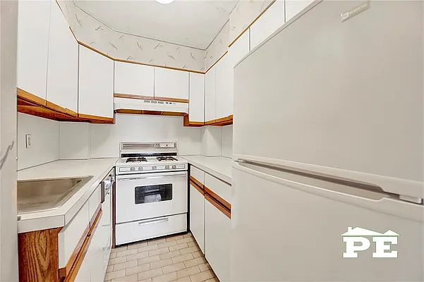 Sold by Pride Estates | media 9