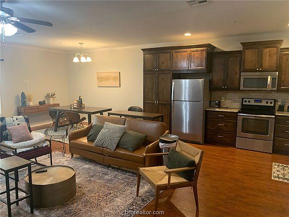 4th image of 307 Boyett St APT C