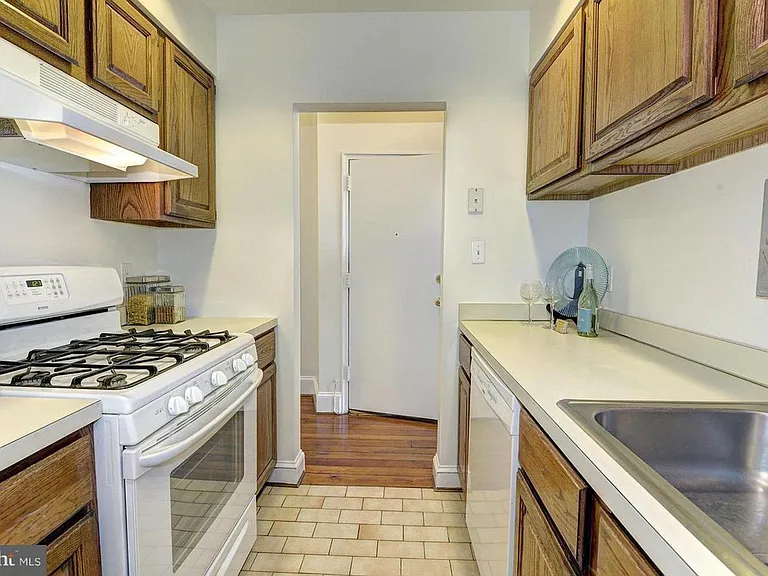 408 Seward Sq SE #7 — Photo 14