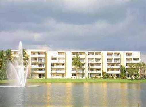 3rd image of 9363 Fontainebleau Blvd APT H234