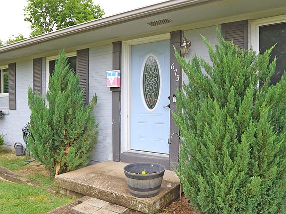 4th image of 673 Leslie Ct