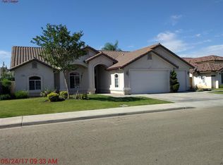 3368 Summer Ln, Madera, CA 93637