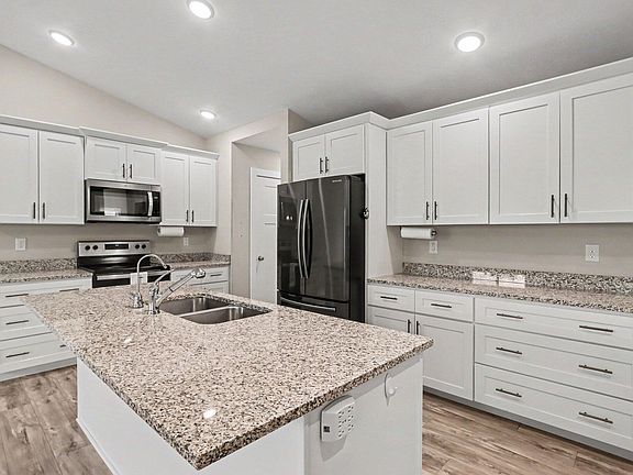 5th image of 1243 S Village Cir