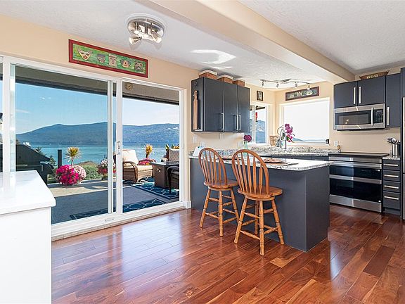 5th image of 552 Marine Pl