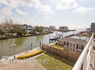 119 Midway St, Babylon, NY 11702
