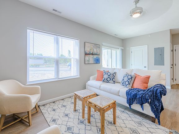 1 BR, 1 BA