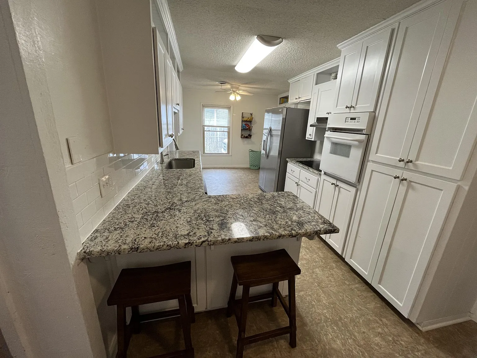 4 bed, 1996 sqft, $1,950 — Photo 4