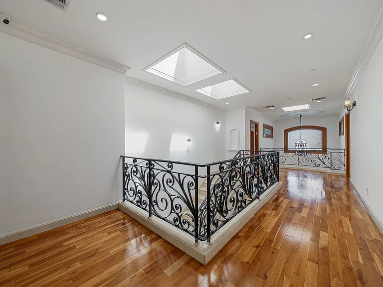 9031 Cresta Dr — Photo 43