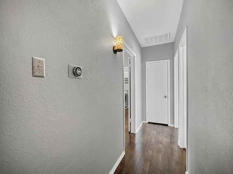 10401 High Hollows Dr #201 — Photo 22
