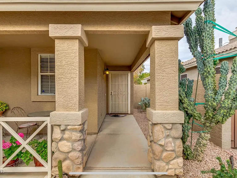 1448 E Binner Dr — Photo 2