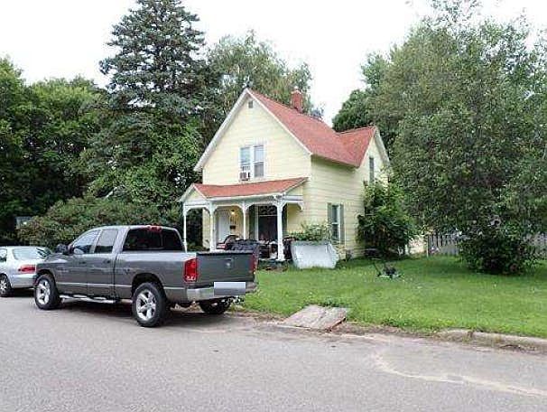 1st image of 513 E St NE