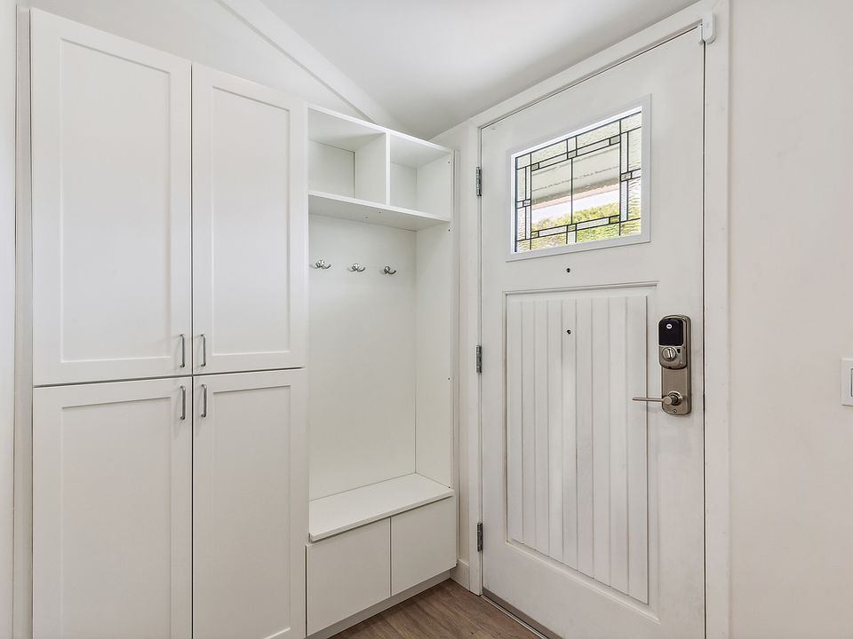 1st image of 601 Lexington Ave #11091124
