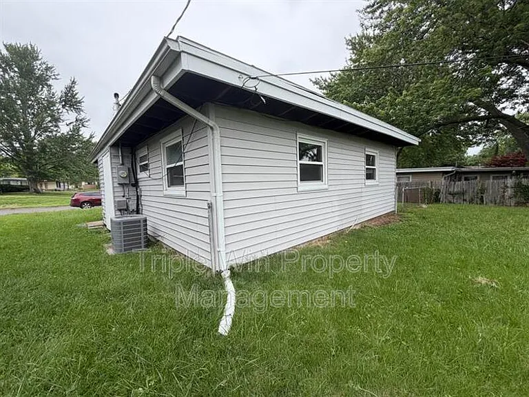 10 Saint Celeste Dr — Photo 4