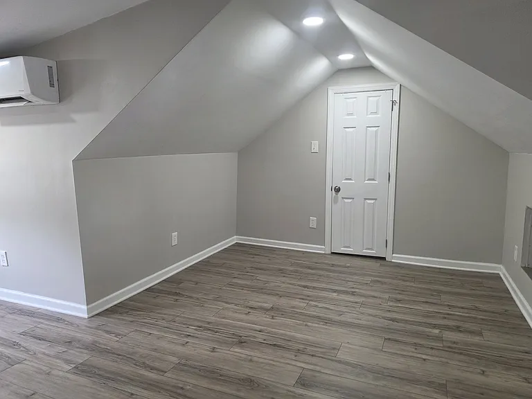 800 N Grove Ave #B — Photo 9