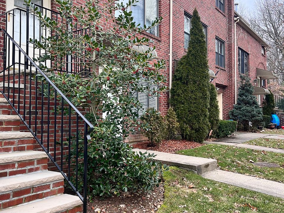 1st image of 8 Justin Ave #8