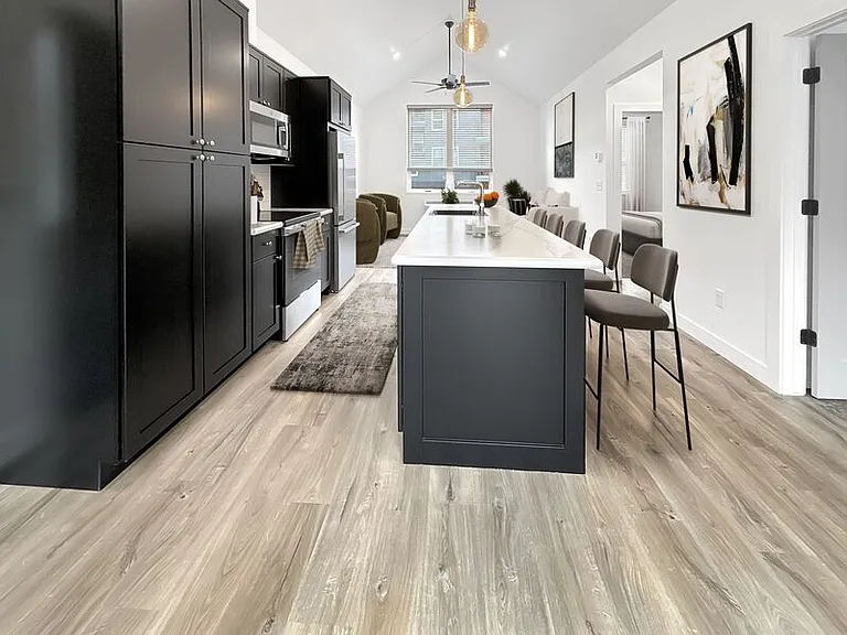 446 Michigan Ave #3 — Photo 2