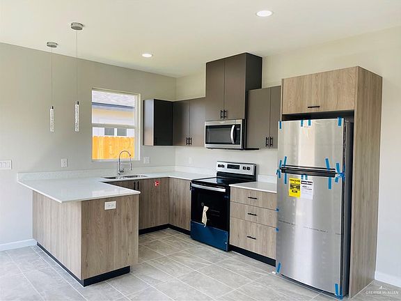 4th image of 801 Sugar Dr #4