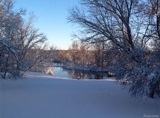 642 Wald Strasse St, Manchester, MI 48158