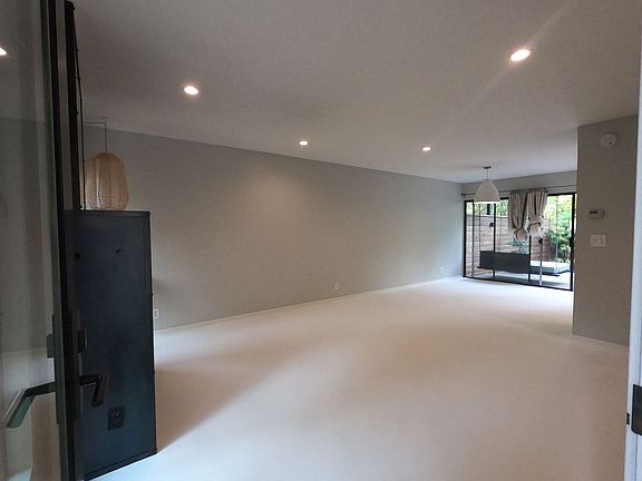 4th image of 100 Mariposa Ave #A & B