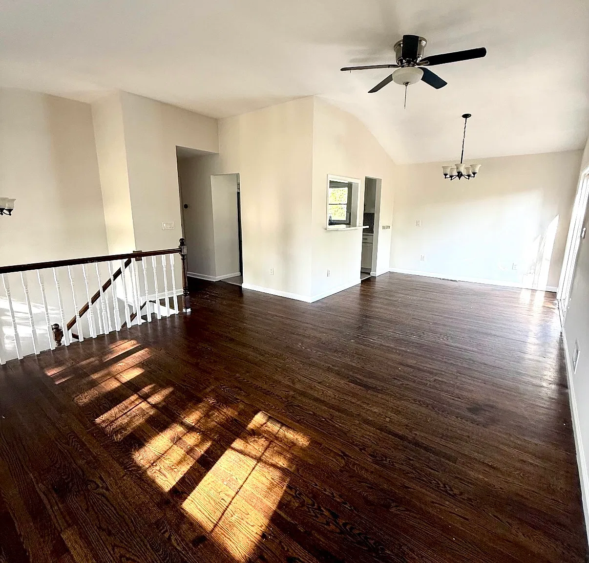 5 bed, 1696 sqft, $3,400 — Photo 2