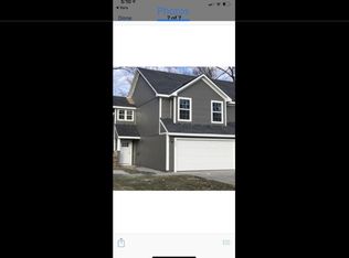 626 E Spring St, Bonner Springs, KS 66012