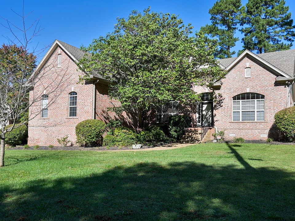 1st image of 208 Aspenwood Ln