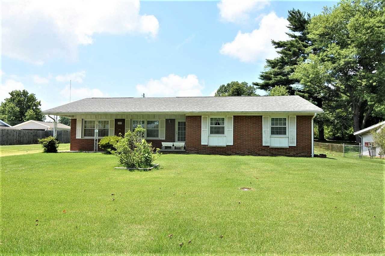 1277 Orchard Dr Boonville In 47601 Zillow