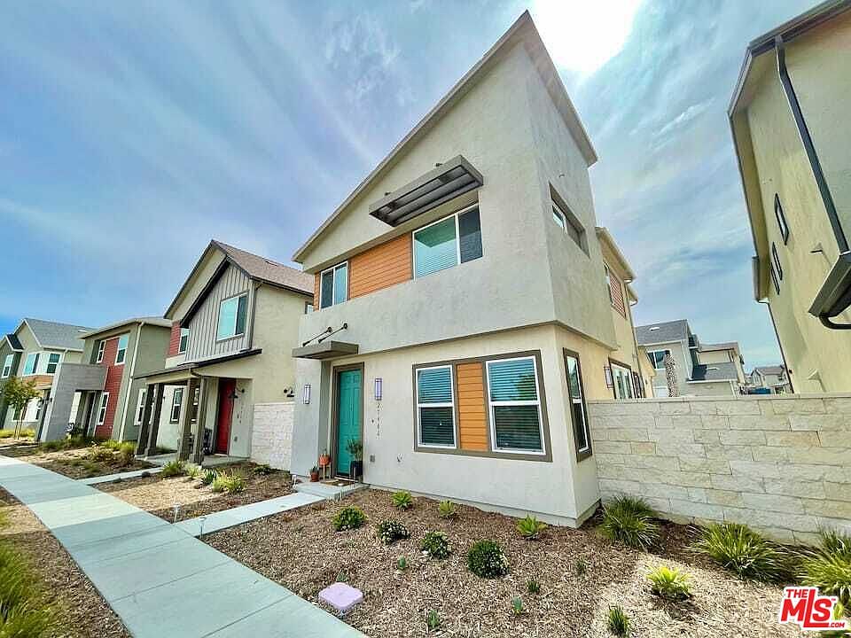 1st image of 27482 Boulderview Way