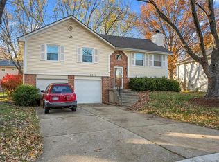 12828 S Seminole Dr, Olathe, KS 66062